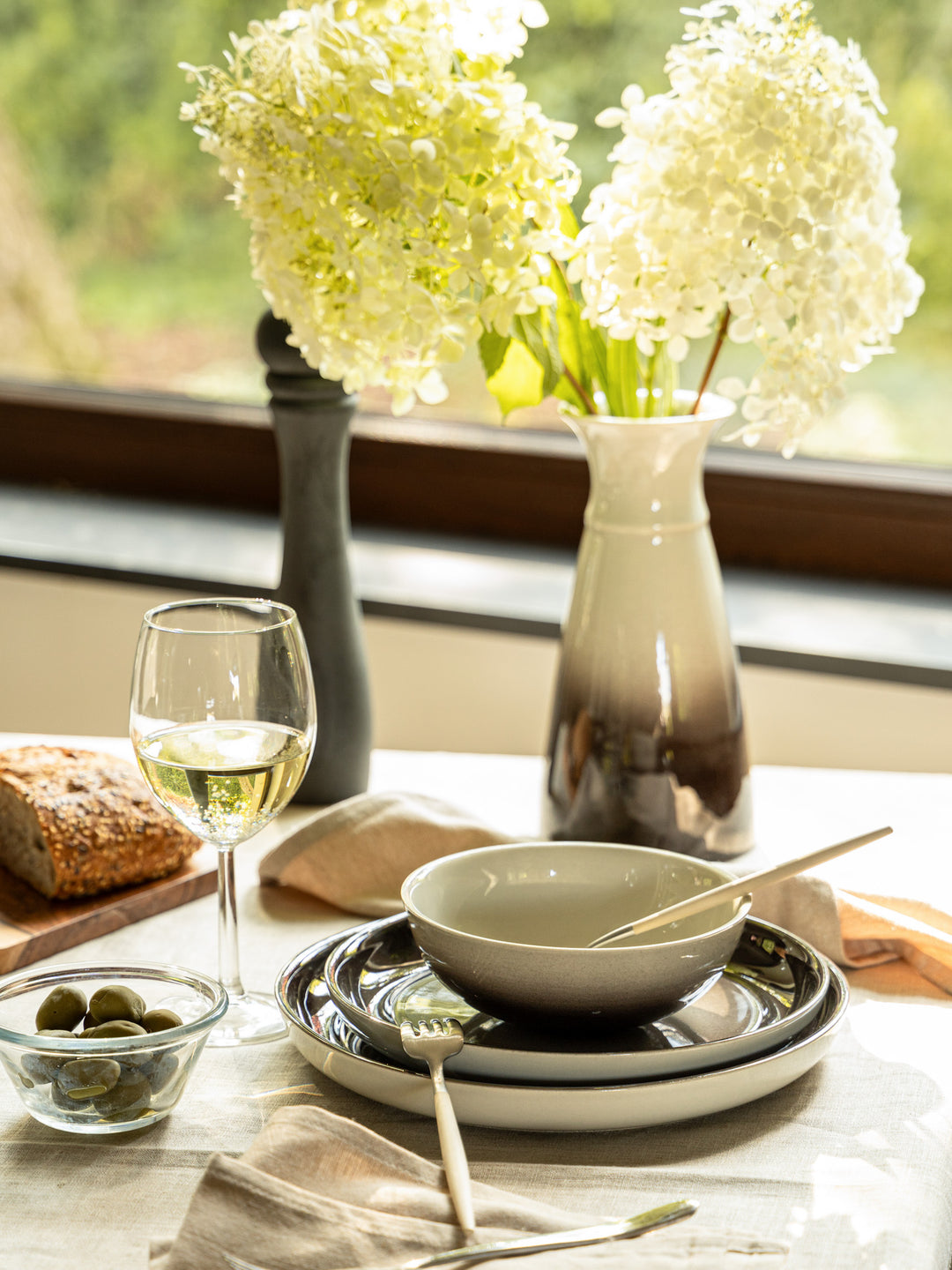 Lotus Brown Dinner Set